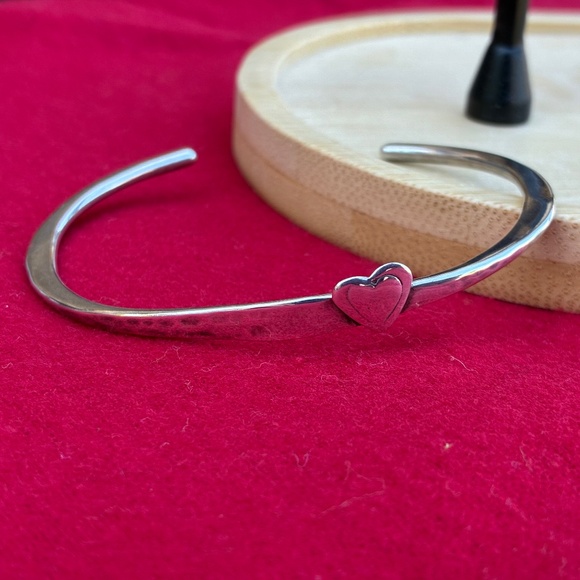 Delicate Heart Cuff (Sterling Silver) - Picture 3 of 6
